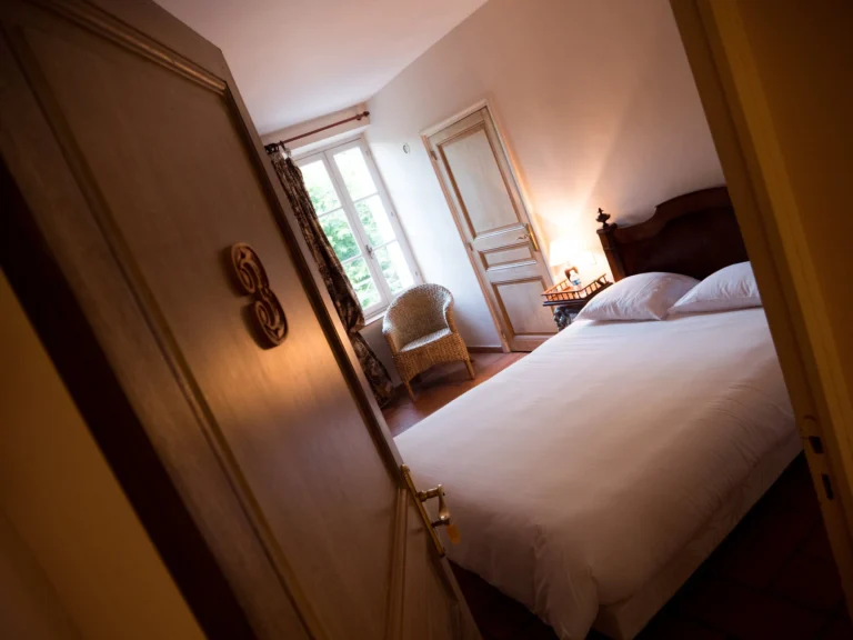 Chambre d'invités aux tons chauds